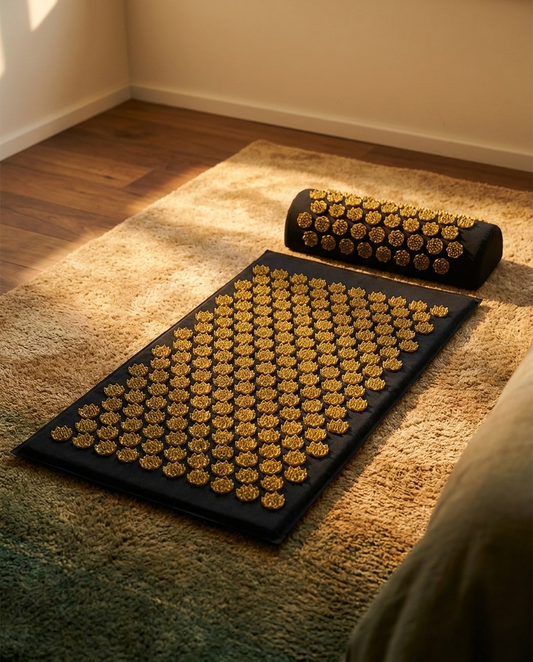 AcuRelax acupressuurmat in warme slaapkamersfeer